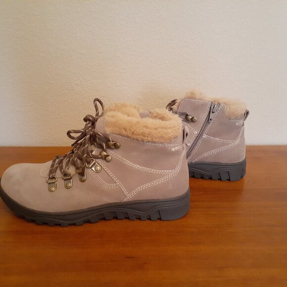 Earth Hiker Style Ankle Boots - Picture 5 of 10